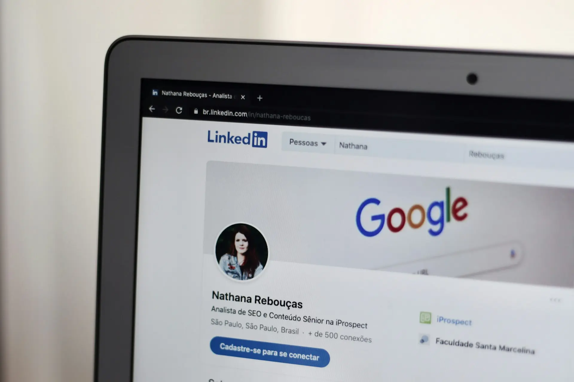How to Set Up a LinkedIn Profile That Gets You Noticed